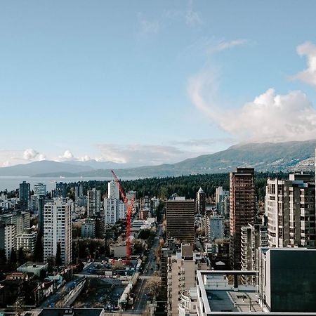 Blue Horizon Hotel Vancouver Exterior photo